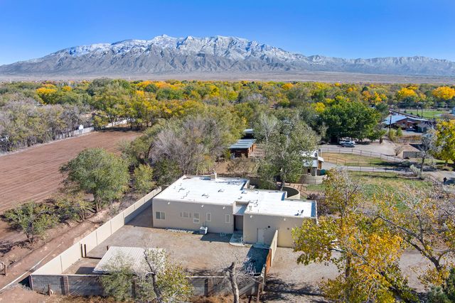 120 ESPINOSA Road, Corrales, NM 87048