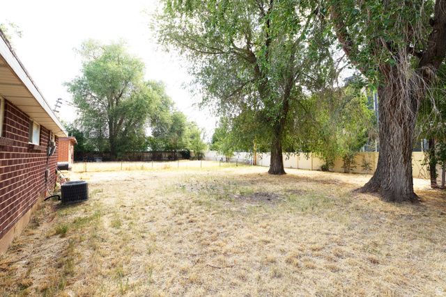 1504 N REID DR, Layton, UT 84041