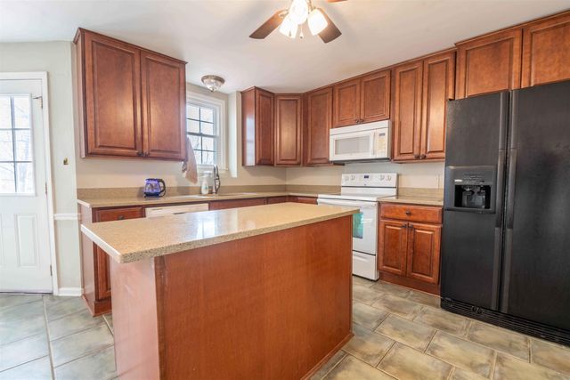 1368 SQUIRE DUDNEY DR, Collierville, TN 38017