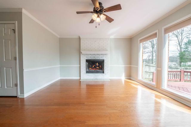 1368 SQUIRE DUDNEY DR, Collierville, TN 38017