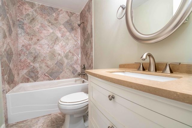 1368 SQUIRE DUDNEY DR, Collierville, TN 38017