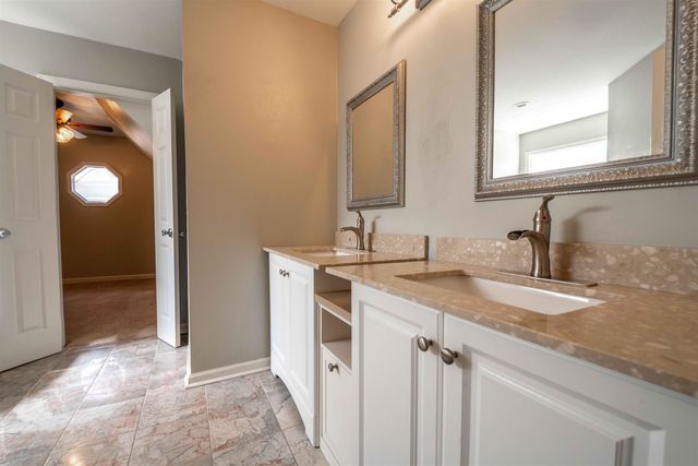 1368 SQUIRE DUDNEY DR, Collierville, TN 38017