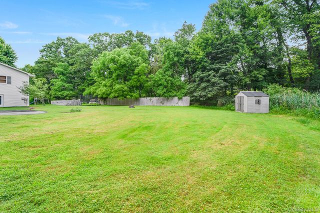 8 Larissa Lane, Wappingers Falls, NY 12590