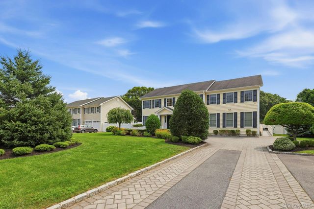 28 Spruce Street, Selden, NY 11784
