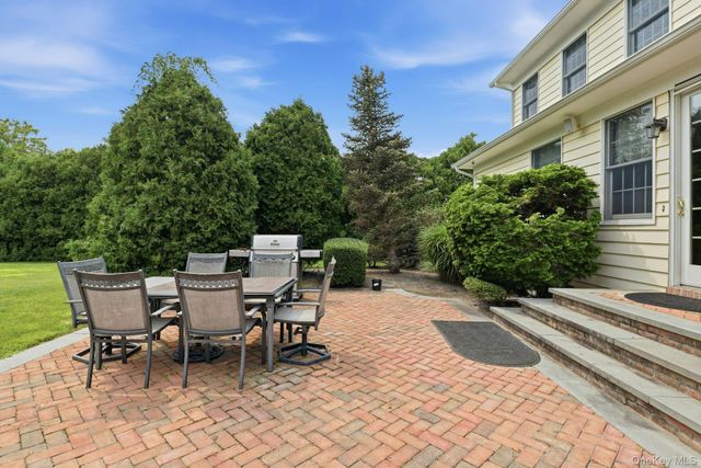 28 Spruce Street, Selden, NY 11784