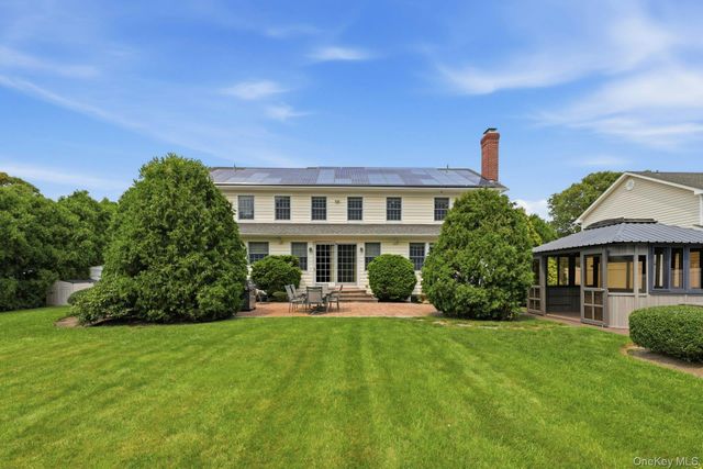 28 Spruce Street, Selden, NY 11784
