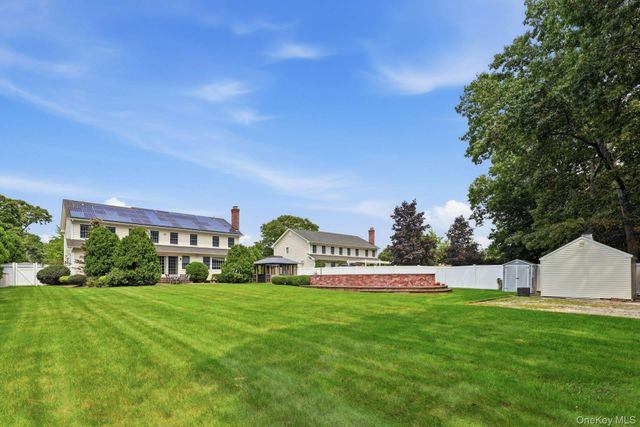 28 Spruce Street, Selden, NY 11784