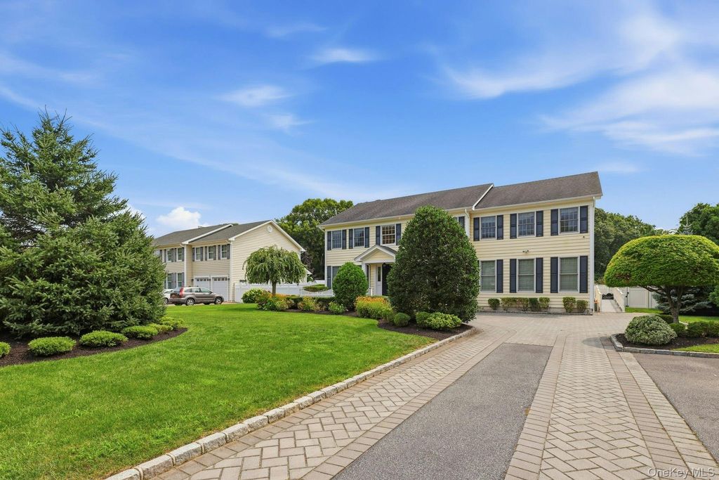 28 Spruce Street, Selden, NY 11784 — photo 2