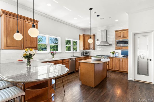 3 Lewis Avenue, Dobbs Ferry, NY 10522