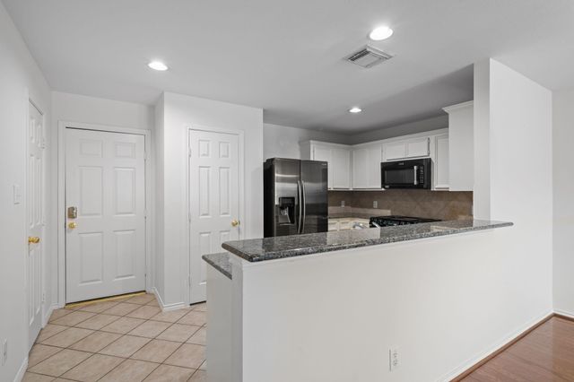 1719 Redwing Pines Drive, Houston, TX 77009