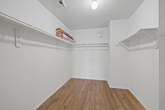 1719 Redwing Pines Drive, Houston, TX 77009