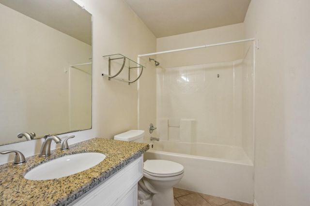 1719 Redwing Pines Drive, Houston, TX 77009