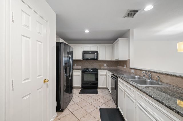 1719 Redwing Pines Drive, Houston, TX 77009