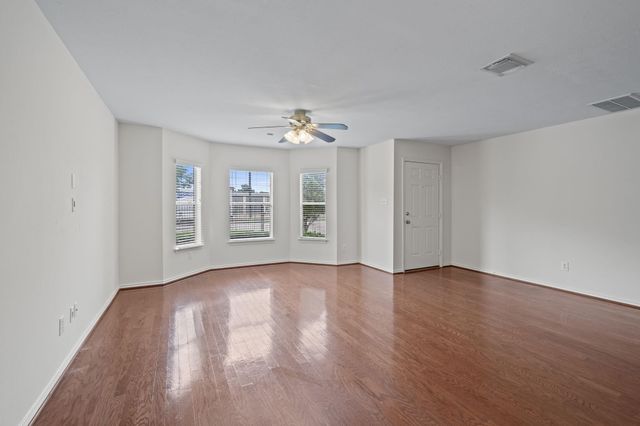 1719 Redwing Pines Drive, Houston, TX 77009