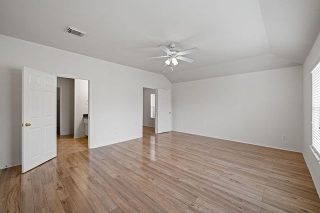 1719 Redwing Pines Drive, Houston, TX 77009