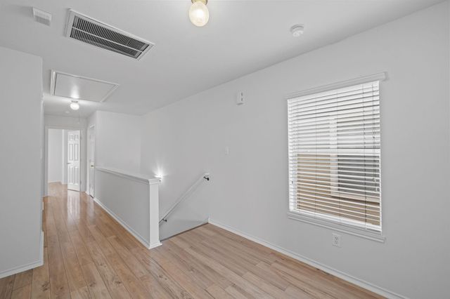 1719 Redwing Pines Drive, Houston, TX 77009