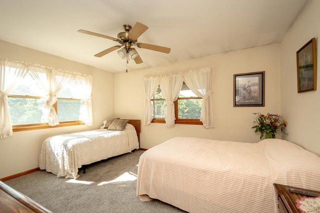 16008 62nd Street, Oskaloosa, KS 66066