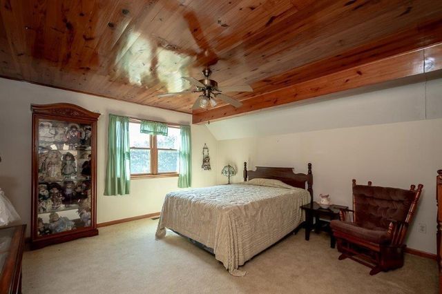 16008 62nd Street, Oskaloosa, KS 66066