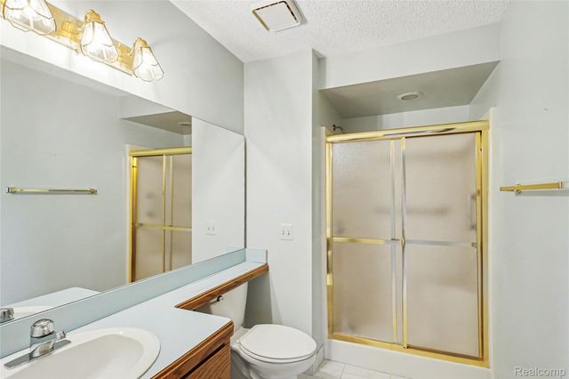 6824 Northcrest Way E, Independence Charter Township, MI 48346