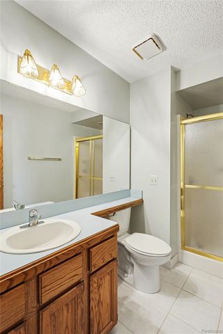 6824 Northcrest Way E, Independence Charter Township, MI 48346