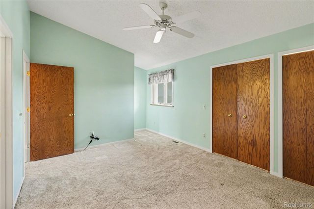 6824 Northcrest Way E, Independence Charter Township, MI 48346