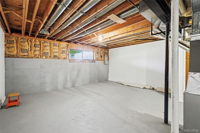 6824 Northcrest Way E, Independence Charter Township, MI 48346