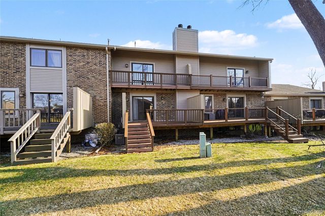 6824 Northcrest Way E, Independence Charter Township, MI 48346