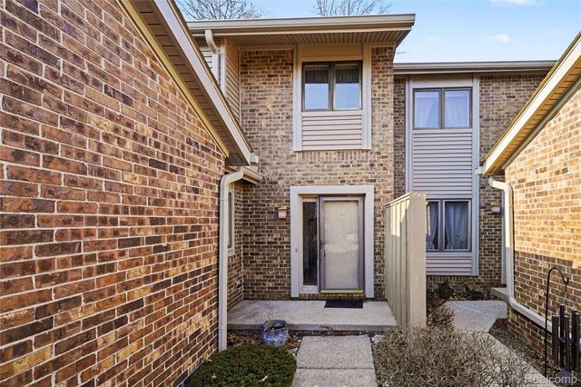 6824 Northcrest Way E, Independence Charter Township, MI 48346