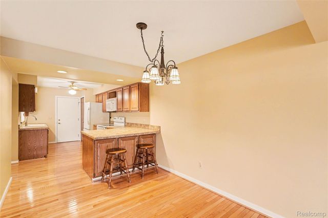 6824 Northcrest Way E, Independence Charter Township, MI 48346