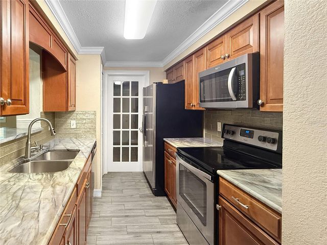 524 SAN LANTA CIRCLE, Sanford, FL 32771