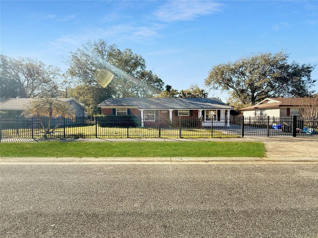 524 SAN LANTA CIRCLE, Sanford, FL 32771