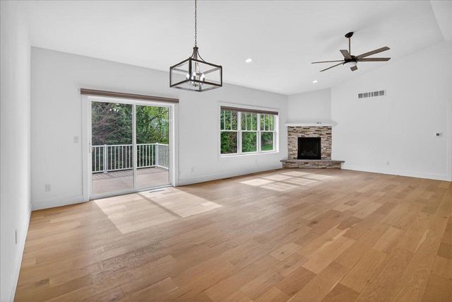 80 Oak Ridge Trail, Deerfield, WI 53531