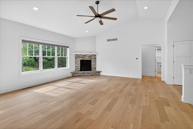 80 Oak Ridge Trail, Deerfield, WI 53531