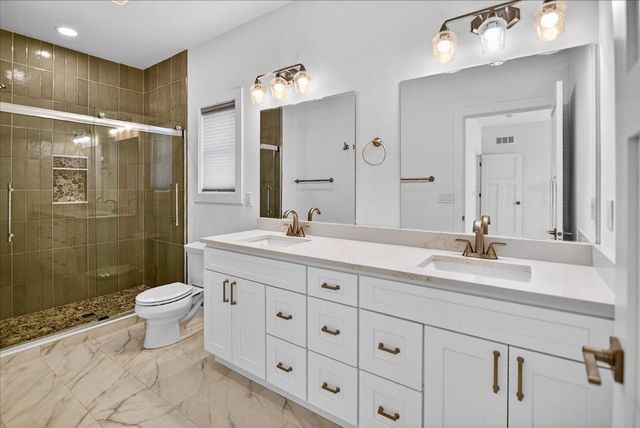 80 Oak Ridge Trail, Deerfield, WI 53531