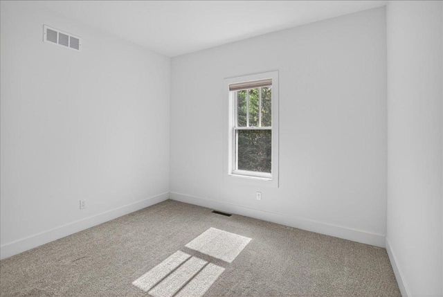 80 Oak Ridge Trail, Deerfield, WI 53531