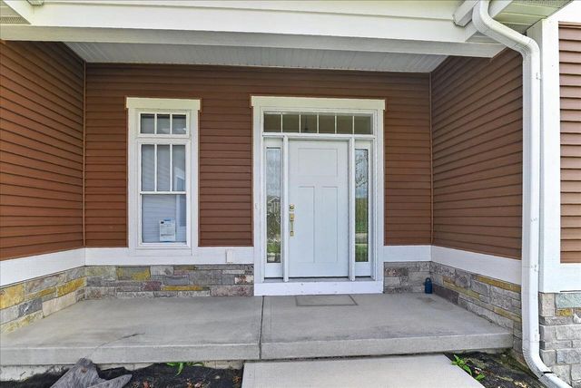 80 Oak Ridge Trail, Deerfield, WI 53531