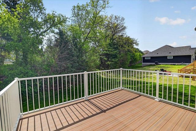 80 Oak Ridge Trail, Deerfield, WI 53531
