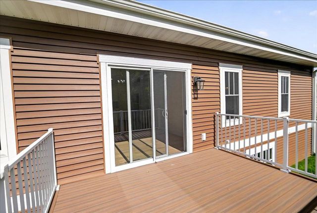 80 Oak Ridge Trail, Deerfield, WI 53531