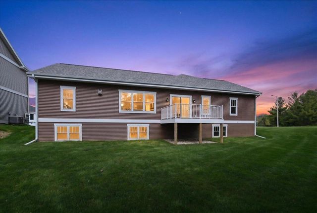 80 Oak Ridge Trail, Deerfield, WI 53531