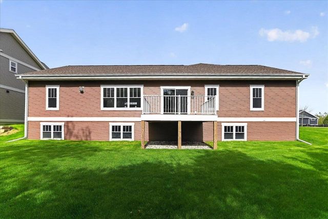 80 Oak Ridge Trail, Deerfield, WI 53531