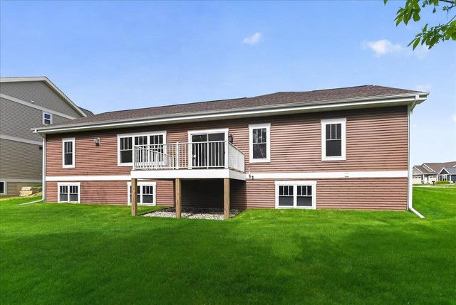 80 Oak Ridge Trail, Deerfield, WI 53531