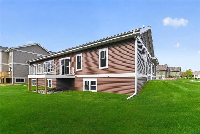 80 Oak Ridge Trail, Deerfield, WI 53531