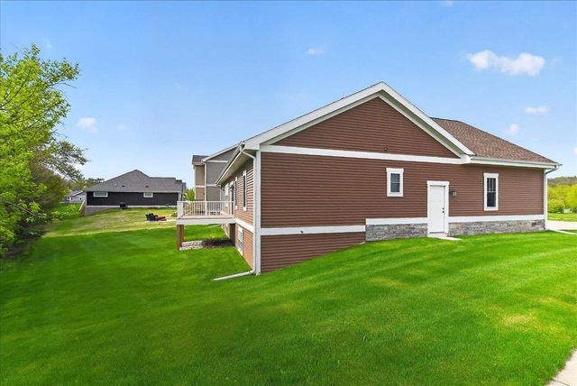 80 Oak Ridge Trail, Deerfield, WI 53531