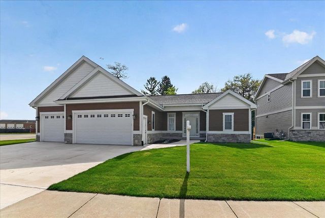 80 Oak Ridge Trail, Deerfield, WI 53531