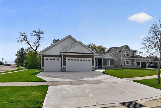 80 Oak Ridge Trail, Deerfield, WI 53531