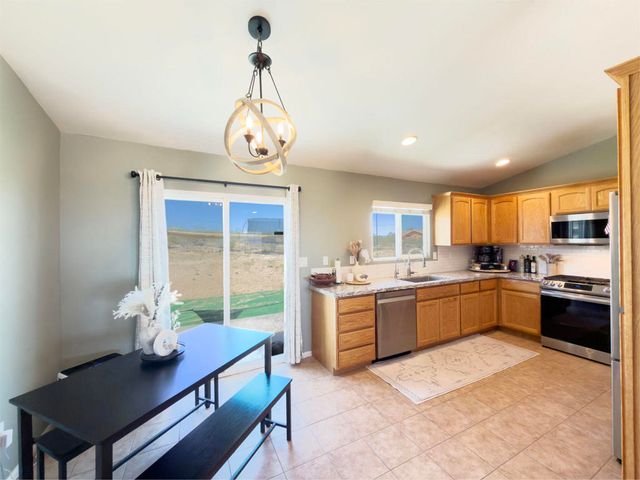 6698 Galleta Avenue, 29 Palms, CA 92277