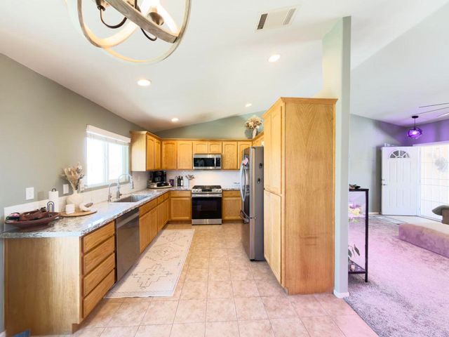 6698 Galleta Avenue, 29 Palms, CA 92277