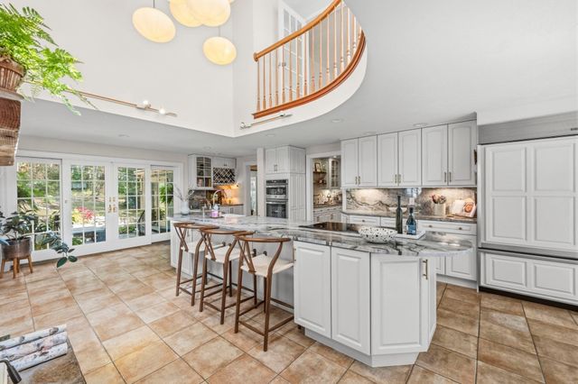 74 East St, Hingham, MA 02043