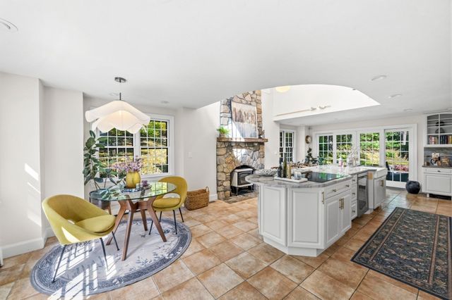 74 East St, Hingham, MA 02043