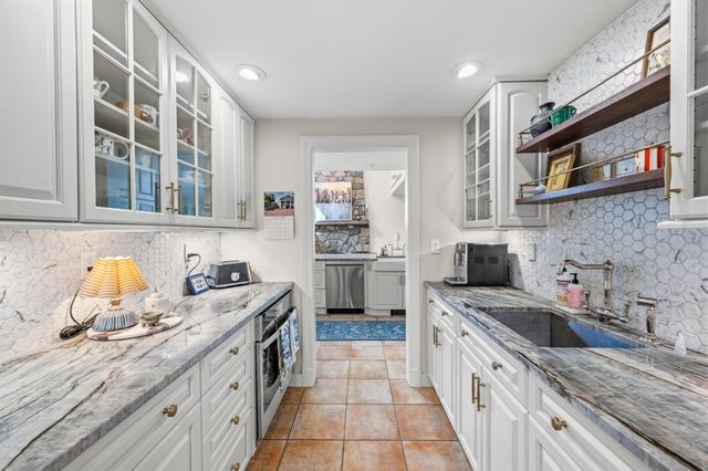 74 East St, Hingham, MA 02043